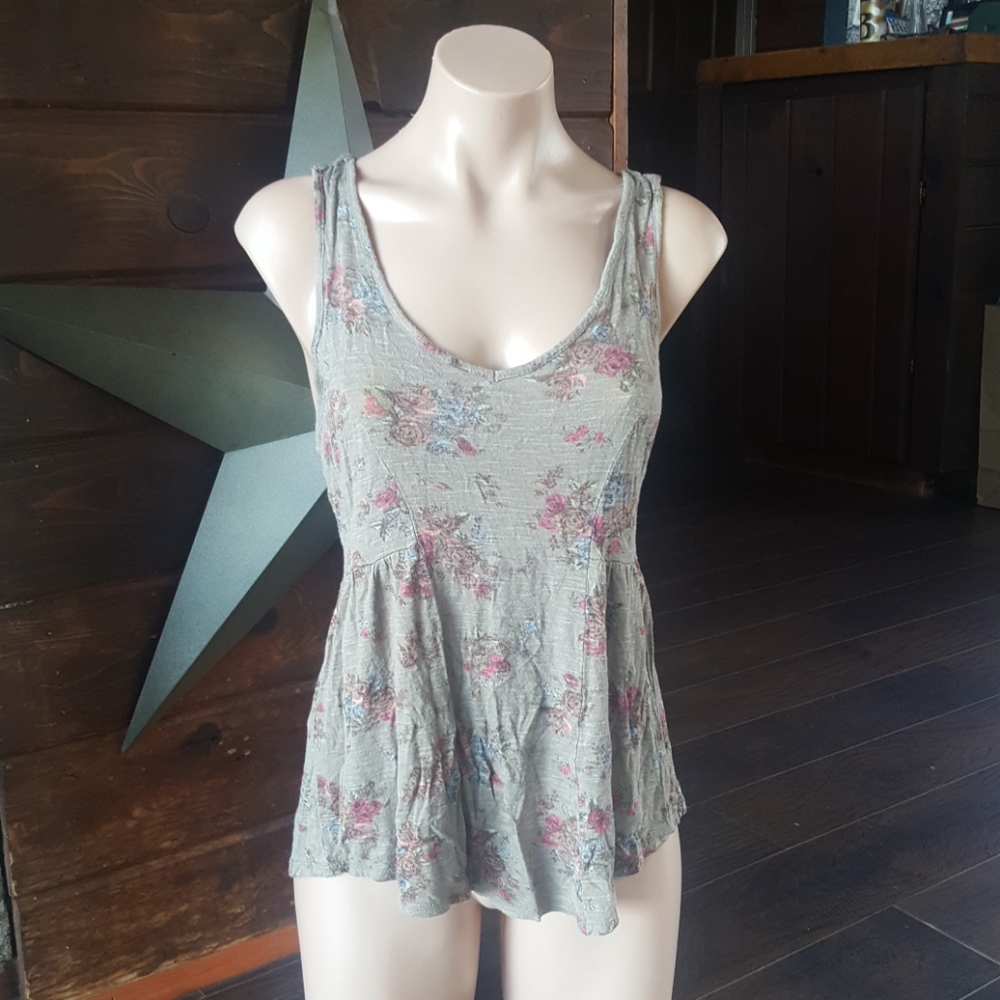 Gray summer top with flower accent....